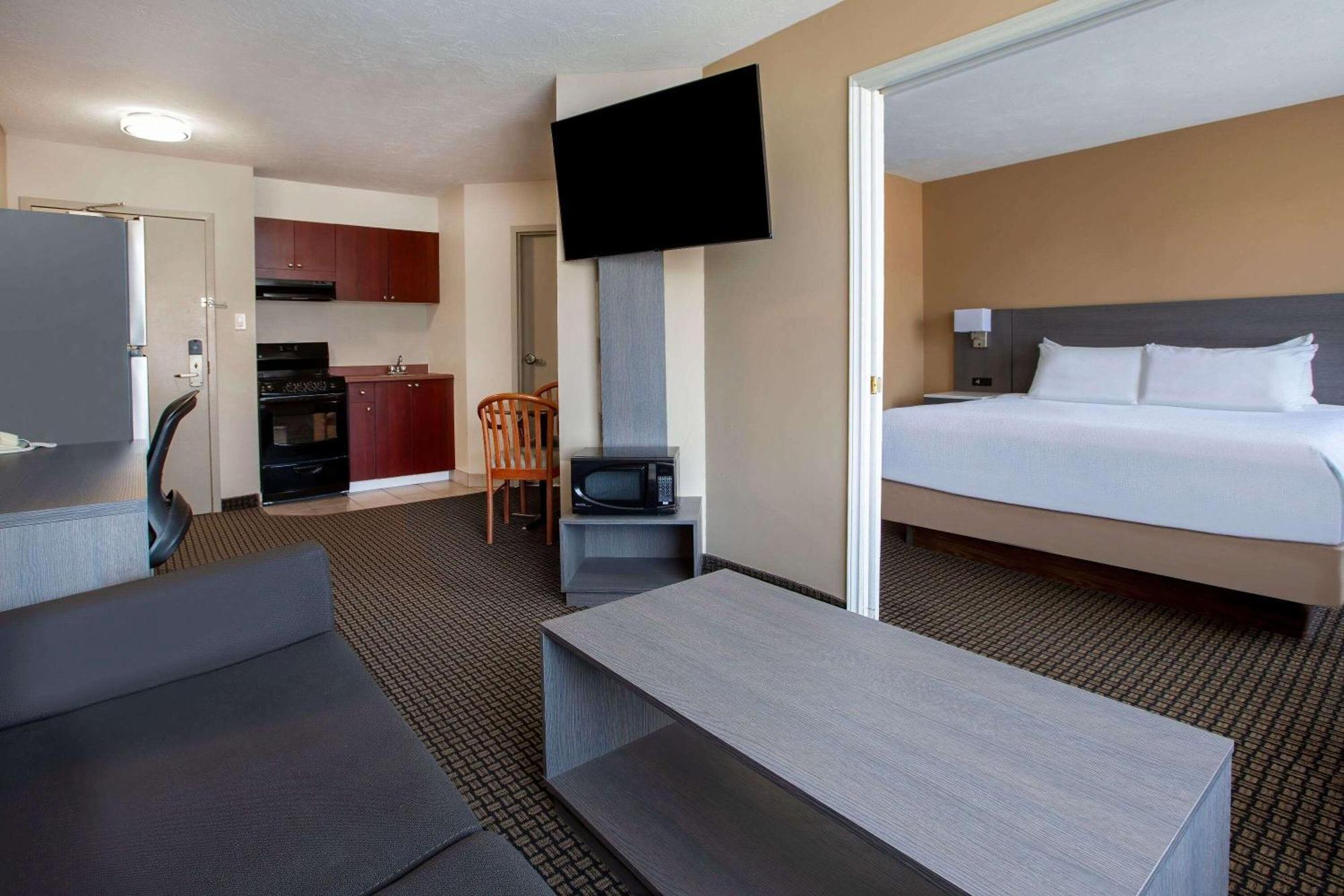 Days Inn & Suites By Wyndham Moncton Kültér fotó