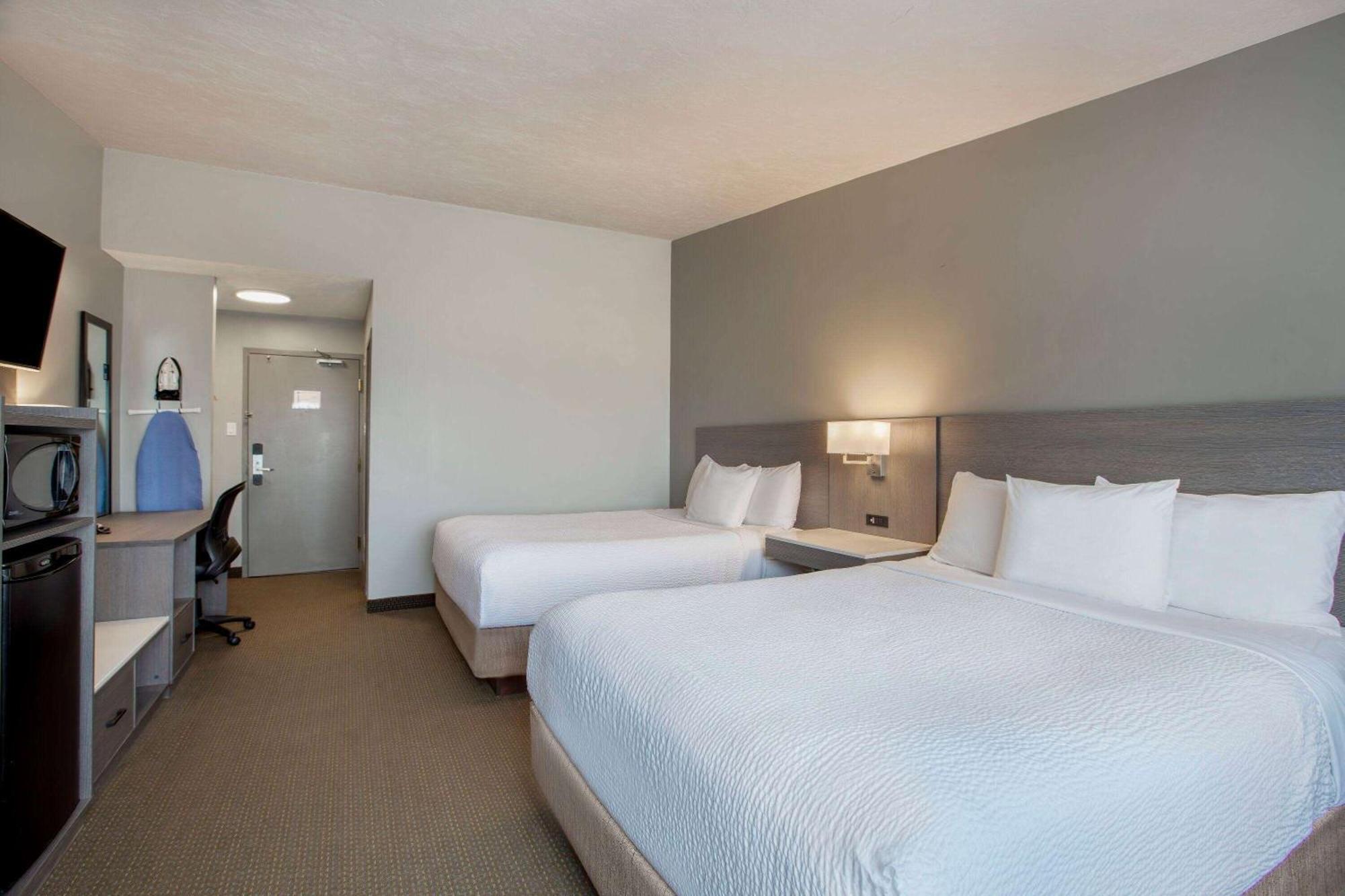 Days Inn & Suites By Wyndham Moncton Kültér fotó